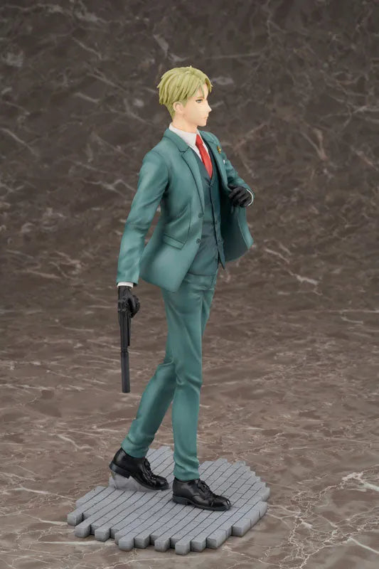 Spy x Family Loid Forger 1/7ㅤ – FuRyu – ActionFigure Brasil