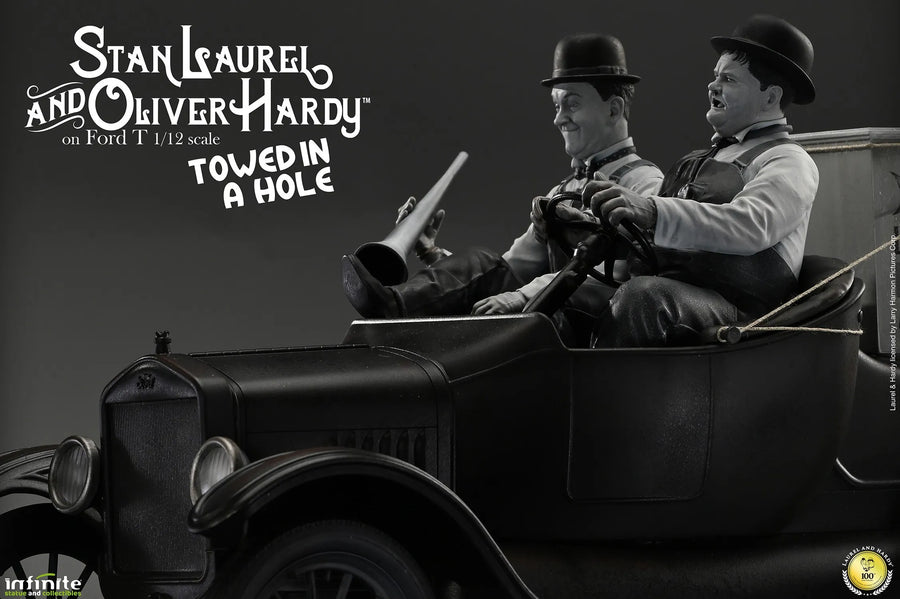 Stan Laurel & Oliver Hardy on Ford T – Infinite Statue – ActionFigure Brasil