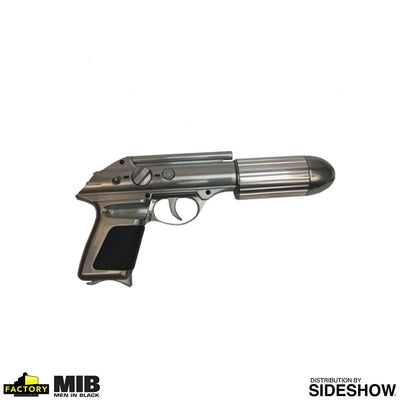 Standard Issue Agent Sidearm (J2) - LIMITED EDITION: 200 – Factory Entertainment – ActionFigure Brasil — iluminação de estúdio