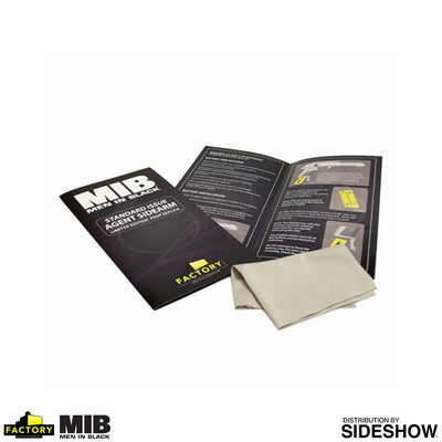 Standard Issue Agent Sidearm (J2) - LIMITED EDITION: 200 – Factory Entertainment – ActionFigure Brasil — ambientada