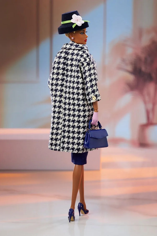 Standout Fall - Della Roux™ - LIMITED EDITION: 600 – Integrity Toys – ActionFigure Brasil