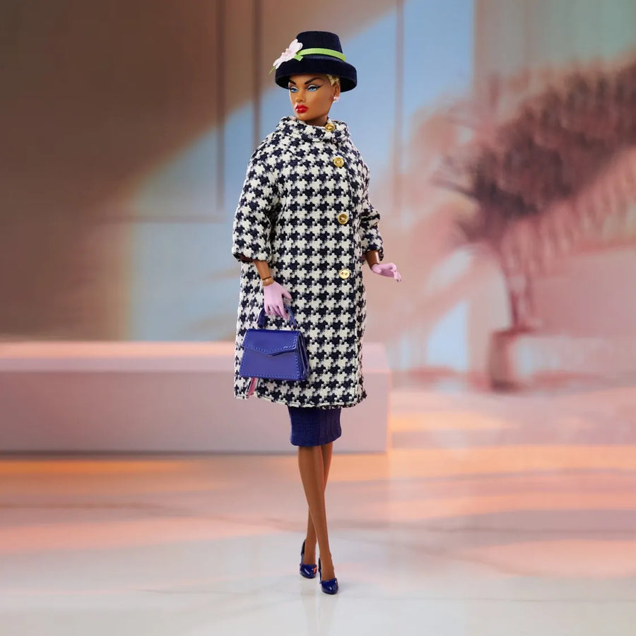 Standout Fall - Della Roux™ - LIMITED EDITION: 600 – Integrity Toys – ActionFigure Brasil