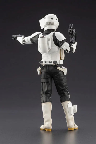 Star Wars: Episode VI – Return of the Jedi - Scout Trooper - ARTFX+ - 1/10 (Kotobukiya)ㅤ – Kotobukiya – ActionFigureBrasil — ângulo diferente