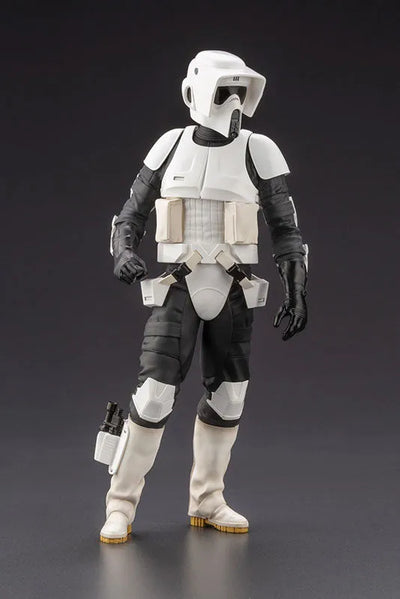 Star Wars: Episode VI – Return of the Jedi - Scout Trooper - ARTFX+ - 1/10 (Kotobukiya)ㅤ – Kotobukiya – ActionFigureBrasil — com base expositora