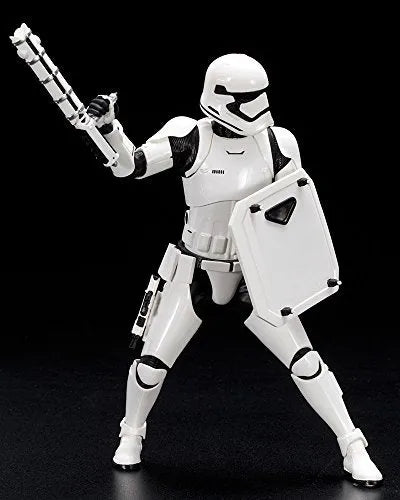 Star Wars: The Force Awakens - Finn - FN-2199 - ARTFX+ - 1/10 (Kotobukiya)ㅤ – Kotobukiya – ActionFigureBrasil — ambientada