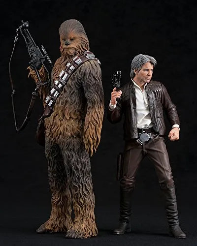 Star Wars: The Force Awakens - Han Solo - ARTFX+ - 1/10ㅤ – Kotobukiya – ActionFigureBrasil — ângulo diferente