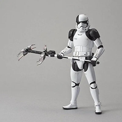Star Wars: The Last Jedi - First Order Stormtrooper - First Order Executioner - Characters & Creatures - Star Wars Plastic Model - 1/12 (Bandai)ㅤ – Bandai – ActionFigureBrasil — close