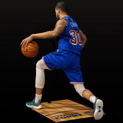 Stephen Curry (Deluxe Version) (Deluxe Version) – Infinity Studio – ActionFigure Brasil — com base expositora
