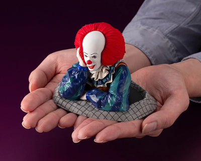Stephen King's IT - ARTFX - Pennywise 1990 (Kotobukiya)ㅤ – Kotobukiya – ActionFigure Brasil — ângulo diferente
