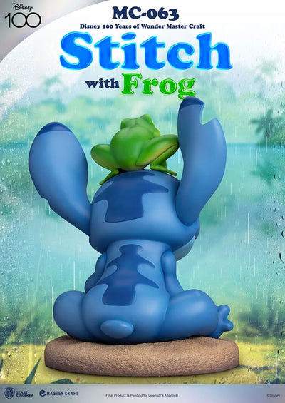Stitch with Frog - LIMITED EDITION: 300 – Beast Kingdom – ActionFigure Brasil — com base expositora