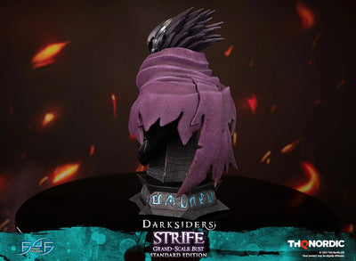 Strife – First 4 Figures – ActionFigure Brasil — com base expositora