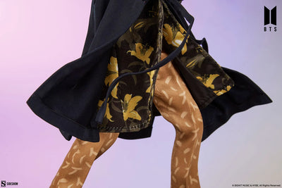 SUGA Deluxe - LIMITED EDITION – Sideshow Collectibles – ActionFigure Brasil — ângulo diferente