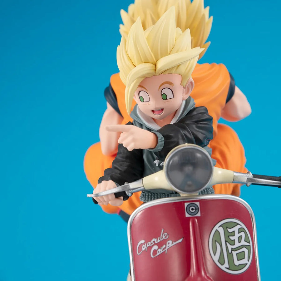Super Saiyan Son Goku & Super Saiyan Son Gohan on Motorbike – MegaHouse – ActionFigure Brasil
