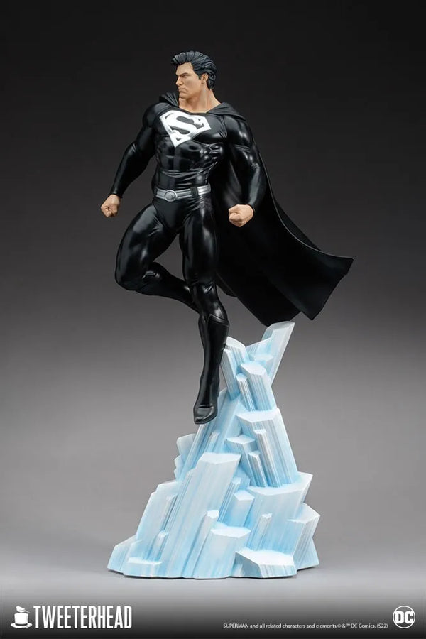 Superman (Black Suit) – Tweeterhead – ActionFigure Brasil