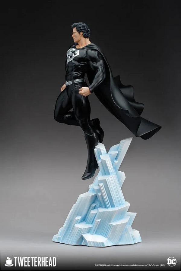 Superman (Black Suit) – Tweeterhead – ActionFigure Brasil