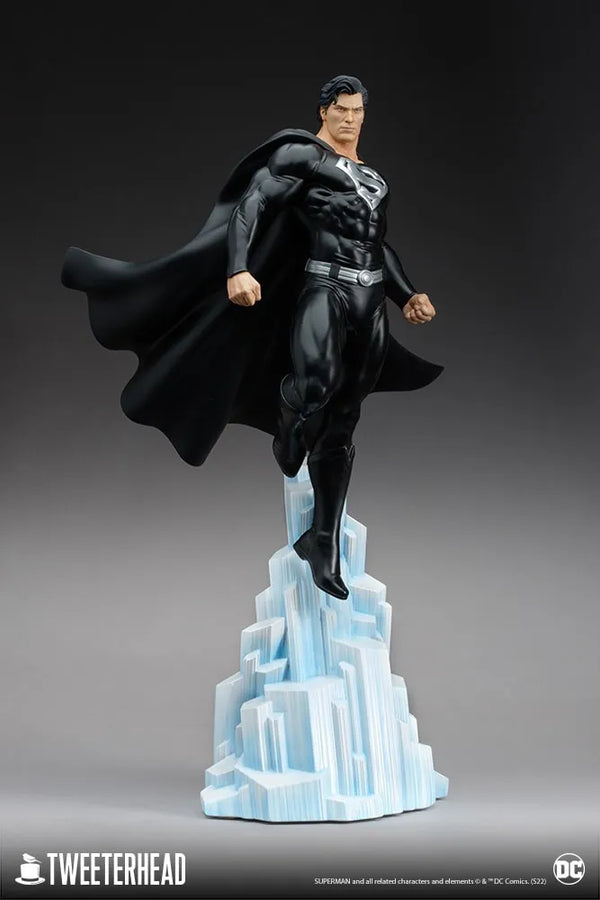 Superman (Black Suit) – Tweeterhead – ActionFigure Brasil