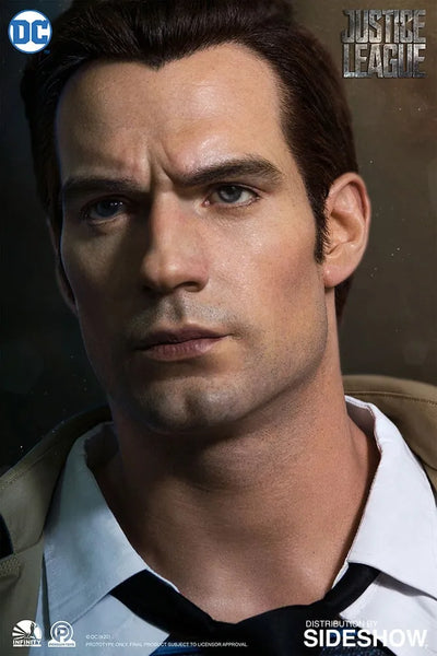 Superman - LIMITED EDITION: 650 – Infinity Studio X Penguin Toys – ActionFigure Brasil — ambientada