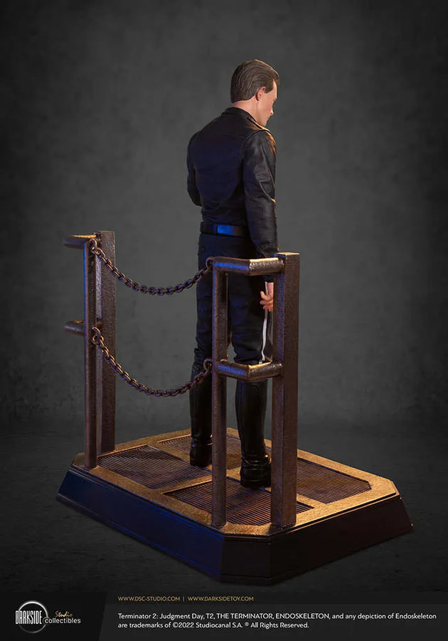 T-1000 - LIMITED EDITION: 350 – DarkSide Collectibles Studio – ActionFigure Brasil — ambientada