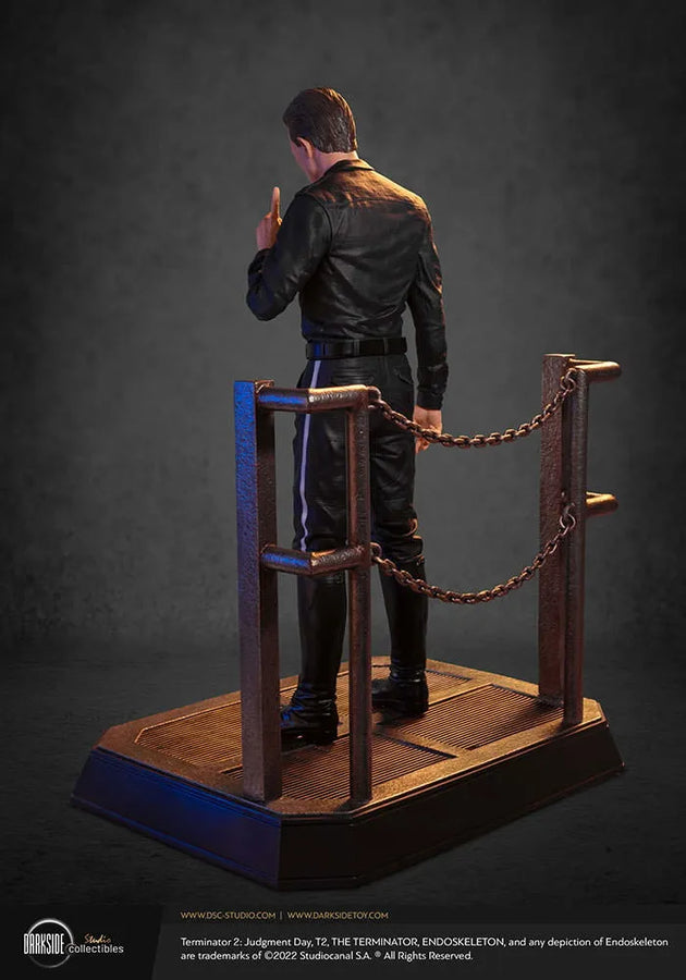 T-1000 - LIMITED EDITION: 350 – DarkSide Collectibles Studio – ActionFigure Brasil — ambientada