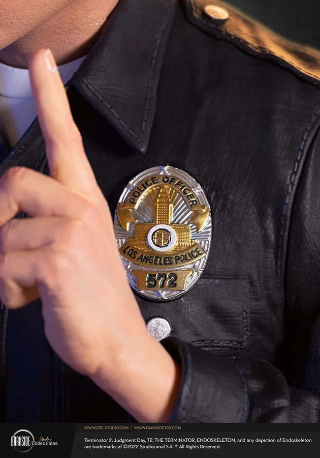 T-1000 - LIMITED EDITION: 350 – DarkSide Collectibles Studio – ActionFigure Brasil — ambientada