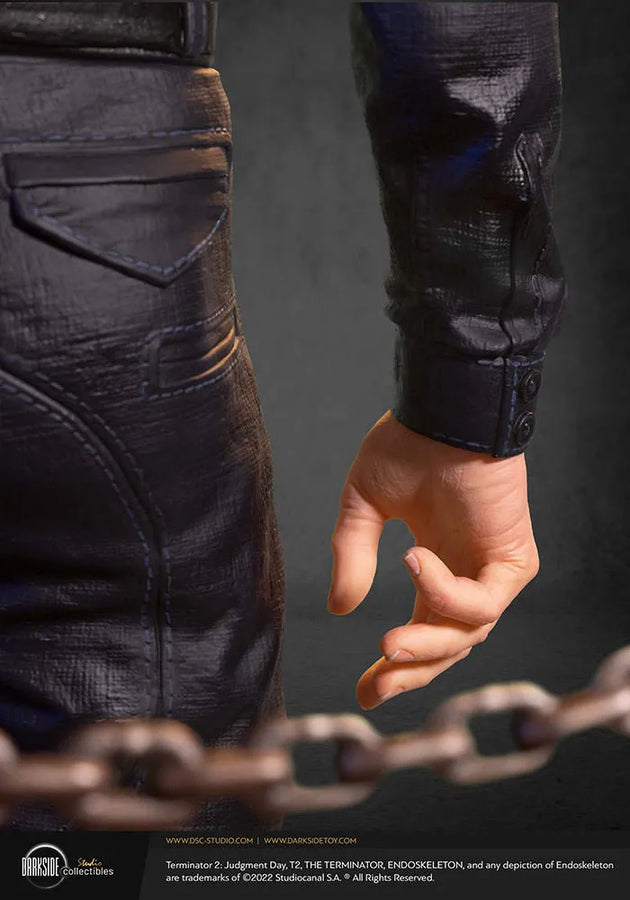 T-1000 - LIMITED EDITION: 350 – DarkSide Collectibles Studio – ActionFigure Brasil — ambientada