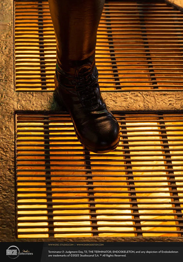 T-1000 - LIMITED EDITION: 350 – DarkSide Collectibles Studio – ActionFigure Brasil — ambientada