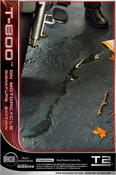 T-800 on Motorcycle - LIMITED EDITION: 250 – DarkSide Collectibles Studio – ActionFigure Brasil — ângulo diferente
