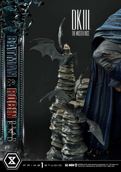 The Dark Knight III: The Master Race - Batman - Robin (Carrie Kelley) - Ultimate Premium Masterline  UPMDC-05 - Dead End - 1/4 (Prime 1 Studio)ㅤ – Prime 1 Studio – ActionFigureBrasil — ambientada