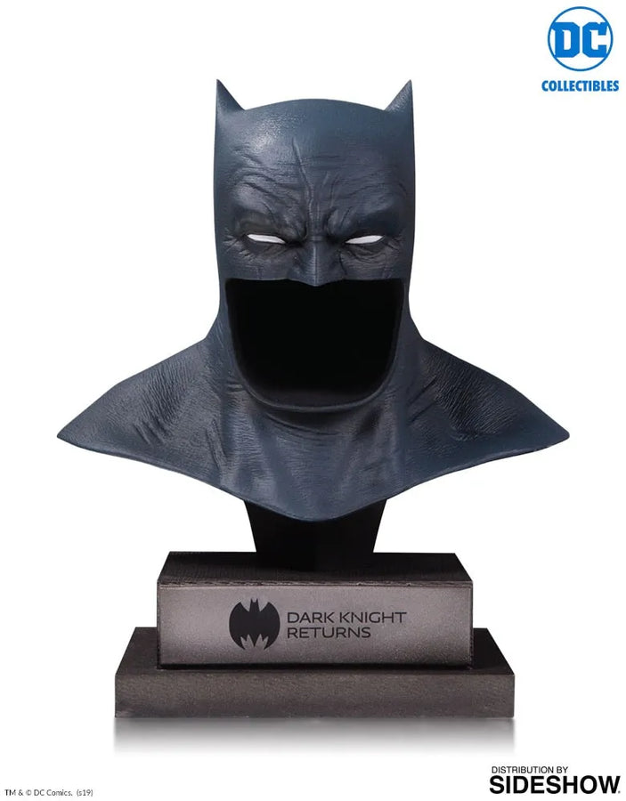 The Dark Knight Returns Batman Cowl - LIMITED EDITION: 5000 – DC Direct – ActionFigure Brasil
