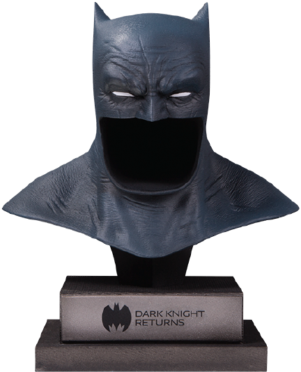 The Dark Knight Returns Batman Cowl - LIMITED EDITION: 5000 – DC Direct – ActionFigure Brasil