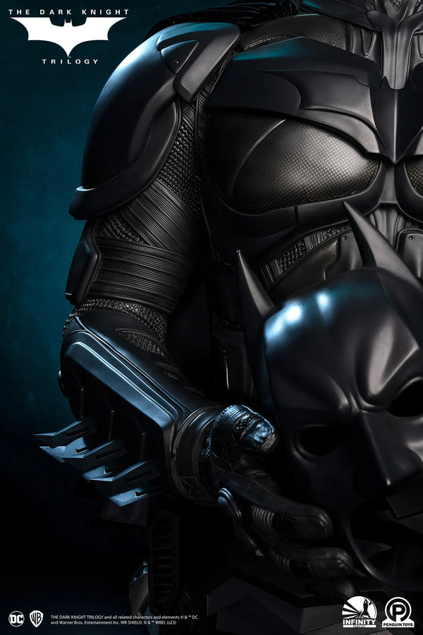 The Dark Knight Trilogy Batman - LIMITED EDITION: 500 – Infinity Studio X Penguin Toys – ActionFigure Brasil