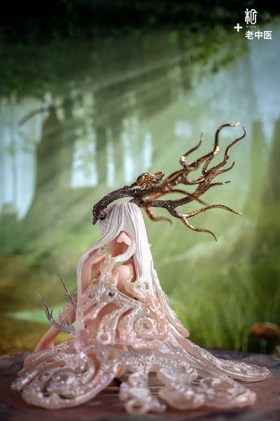 The Deer Lady Version 1 – Manas SUM – ActionFigure Brasil — ângulo diferente