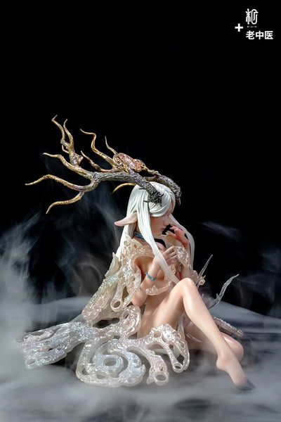 The Deer Lady Version 1 – Manas SUM – ActionFigure Brasil — ambientada