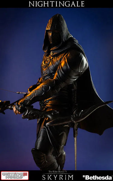 The Elder Scrolls V: Skyrim/Nightingale 1/6 Statueㅤ – Gantaku – ActionFigure Brasil — com base expositora