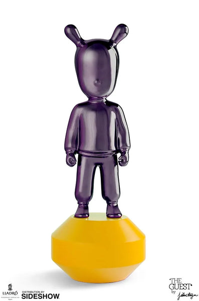 The Guest Little Purple on Yellow – Lladró – ActionFigure Brasil — ambientada