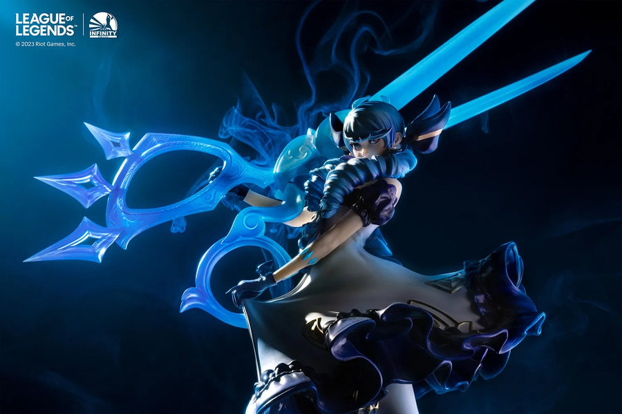 The Hallowed Seamstress Gwen - LIMITED EDITION: 997 – Infinity Studio – ActionFigure Brasil