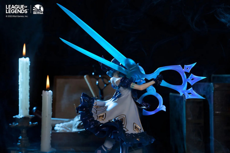 The Hallowed Seamstress Gwen - LIMITED EDITION: 997 – Infinity Studio – ActionFigure Brasil