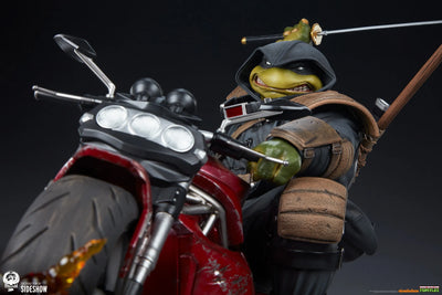 The Last Ronin On Bike - LIMITED EDITION: 500 – PCS – ActionFigure Brasil — ambientada