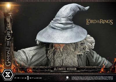 The Lord of the Rings: The Fellowship of the Ring - Balrog - Gandalf - Premium Masterline PMLOTR-12UT - 1/4 - Ultimate Version (Prime 1 Studio)ㅤ – Prime 1 Studio – ActionFigureBrasil — com base expositora