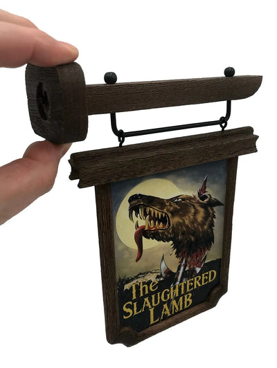 The Slaughtered Lamb Pub Sign – Factory Entertainment – ActionFigure Brasil — close