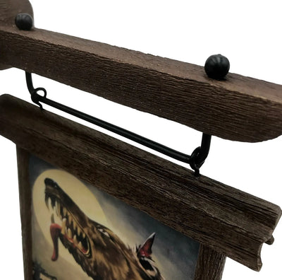 The Slaughtered Lamb Pub Sign – Factory Entertainment – ActionFigure Brasil — iluminação de estúdio