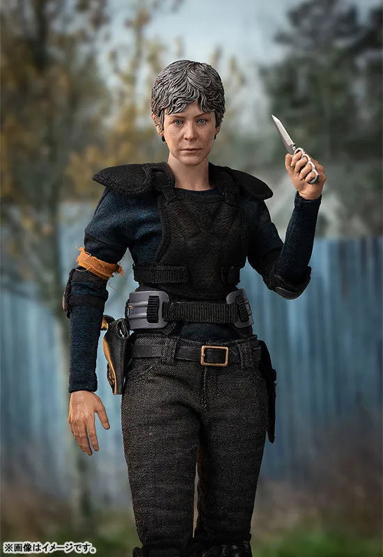 The Walking Dead - Carol Peletier - Season 1 - 1/6 (threezero)ㅤ – ThreeZero – ActionFigure Brasil — ângulo diferente