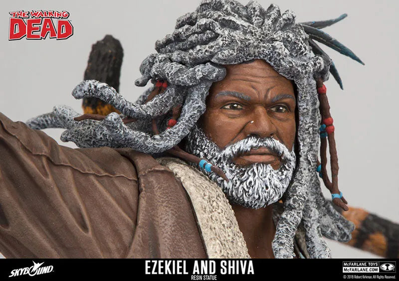 The Walking Dead - Ezekiel & Shiva Statueㅤ – McFarlane Toys – ActionFigure Brasil