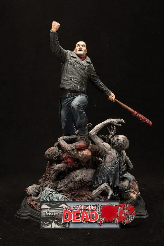 The Walking Dead - Negan Statueㅤ – McFarlane Toys/豆魚雷 – ActionFigure Brasil