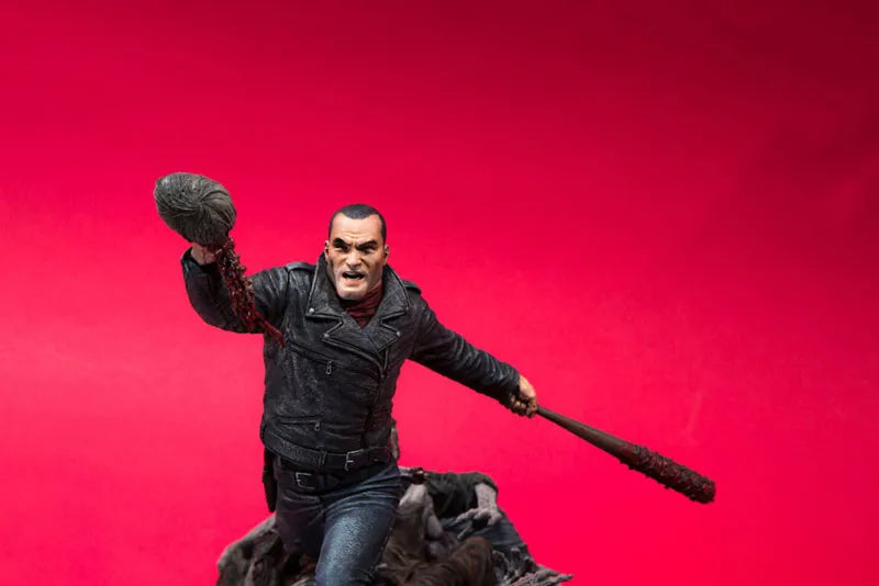 The Walking Dead - Negan Statueㅤ – McFarlane Toys/豆魚雷 – ActionFigure Brasil