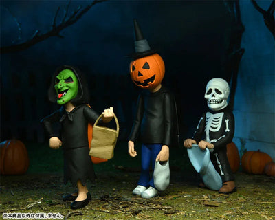 Toony Terrors / Halloween III Stylized 6 Inch Action Figure: Silver Shamrock Kids 3PKㅤ – NECA – ActionFigureBrasil — iluminação de estúdio