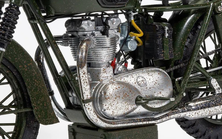 Triumph TR6 Trophy Weathered – Corgi – ActionFigure Brasil