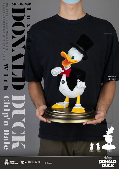 Tuxedo Donald Duck with Chip ’n Dale - LIMITED EDITION: 999 – Beast Kingdom – ActionFigure Brasil — com base expositora