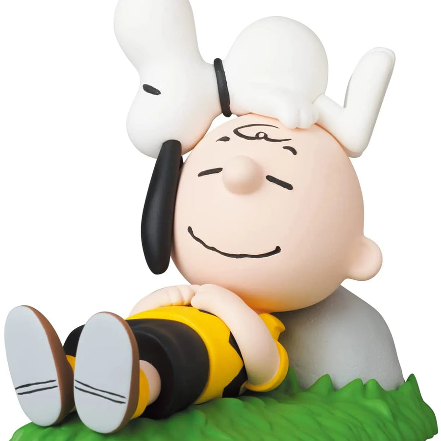 Ultra Detail Figure No.681 - PEANUTS SERIES 13 - NAPPING CHARLIE BROWN & SNOOPY (Medicom Toy)ㅤ – Medicom Toy – ActionFigure Brasil