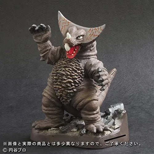 Ultraman - Gomora - DefoReal Series - Coin Bank (X-Plus)ㅤ – X-Plus – ActionFigureBrasil